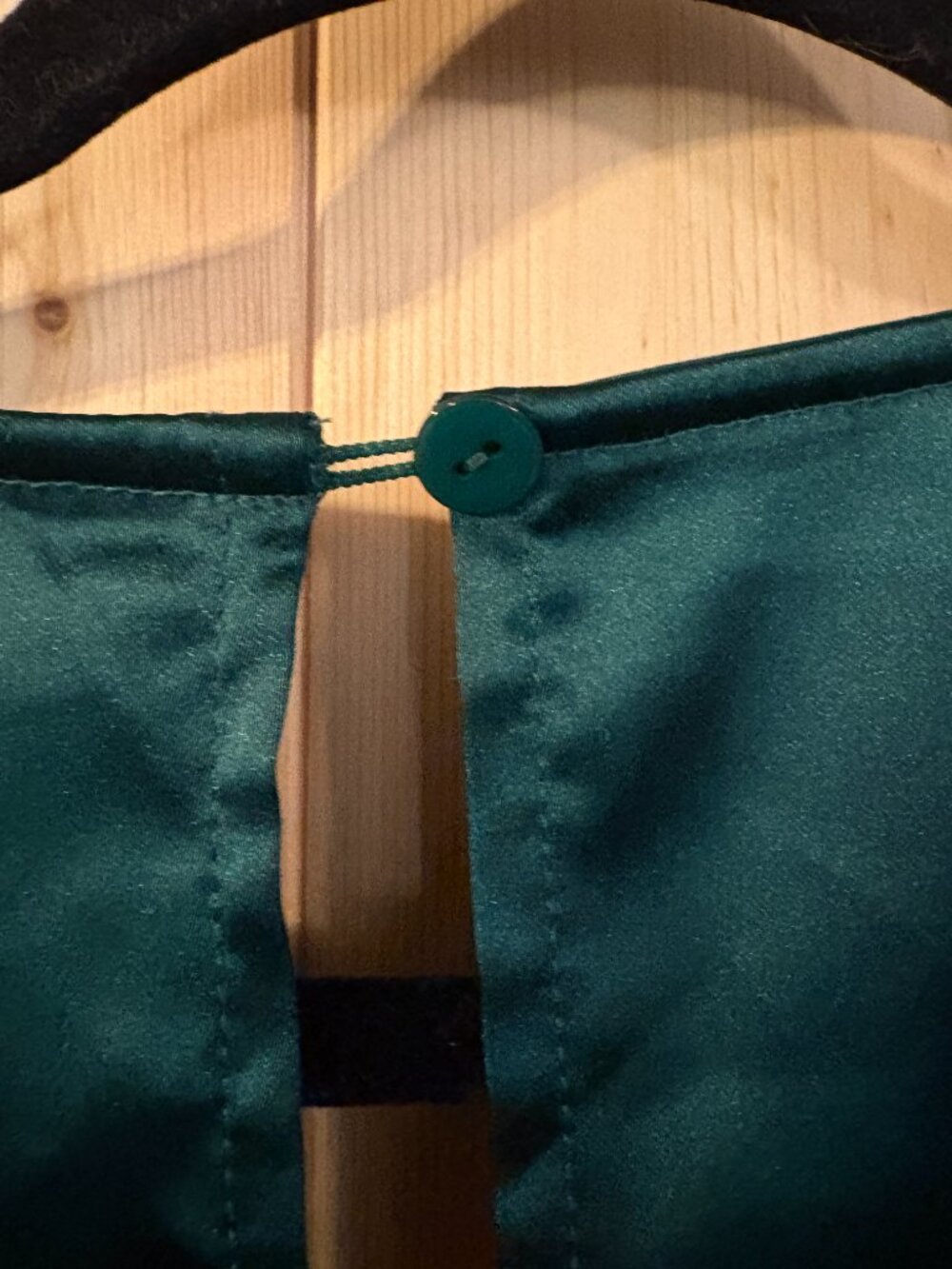 Polly Emerald Green Satin Mini Dress Ruffle Hem Long Sleeve Size 4 - Picture 5 of 5
